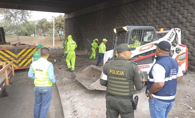Comunidad en el Paso del Comercio se unió para limpiar un área convertida en botadero de residuos