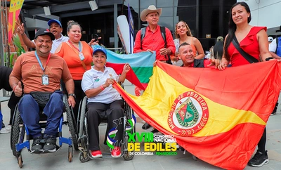 Personas con discapacidad rompen barreras de movilidad en el Congreso Nacional de Ediles