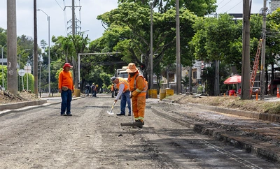 De Condoricosas al puente de López: Secretaría de Infraestructura recupera y pavimenta integralmente la carrera octava