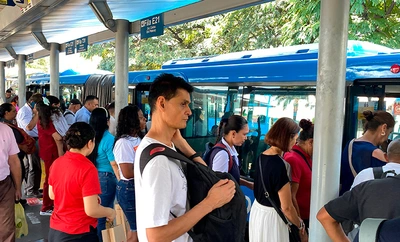 Así avanza el ‘Día sin carro’: el MIO responde con eficiencia desde la estación Universidades, en el sur de Cali