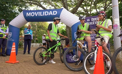 ‘Bici-doctores’: salvavidas en las vías de Cali