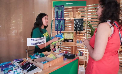 Makkú, el emprendimiento caleño que da nueva vida al plástico y despierta conciencia ambiental