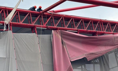Inició el cambio de la lona deteriorada en el Coliseo ‘Miguel Calero’: Alcaldía de Cali hace cumplir la póliza