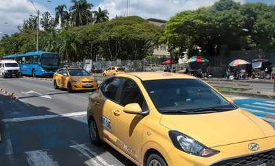 Al ritmo de Shakira, taxistas de Cali se alistan para atender a  miles de visitantes