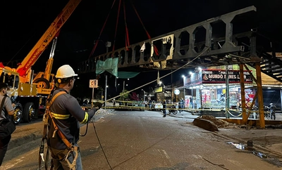 Desmonte del puente de peatonal de la carrera 8 con calle 78 fue un éxito y se realizó en menos del tiempo estimado