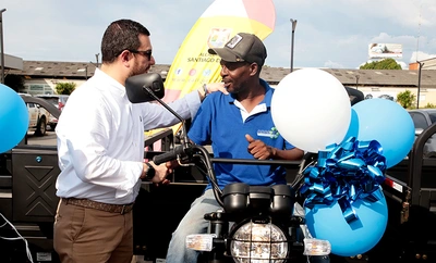 ‘Del costal al motor’: Alcaldía entrega moto-cargueros y acelera la  dignificación de los héroes ambientales en Cali