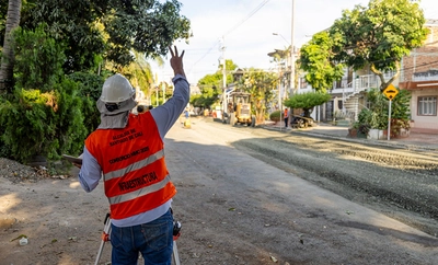 Luego de años de abandono, alcaldía Eder recupera vía principal del barrio Los Parques – Barranquilla, en la Comuna 5