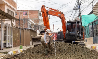 ¡Barrio Nueva Floresta se recupera! Obras de pavimentación de la Alcaldía de Alejandro Eder llegan a la Comuna 12