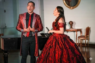 El Teatro Municipal celebró sus 98 años con una innovadora experiencia inmersiva de ‘Teatro Vivo’