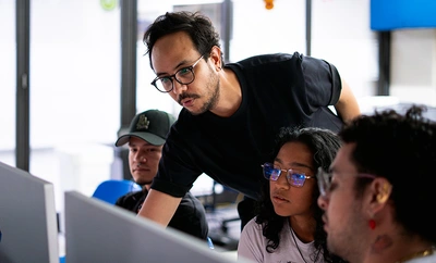 Estudios Takeshima y la UAO capacitaron a 19 creadores en taller de colorización audiovisual en Cali