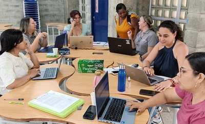 Se capacitan, en inteligencia artificial, a 123 profesionales de apoyo que atienden a 2479 estudiantes con discapacidad