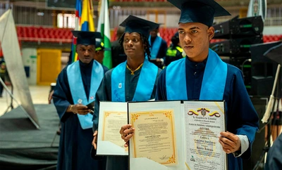 ‘En la Buena’ impulsa la graduación de 600 jóvenes en Cali y fortalece la prevención de violencias