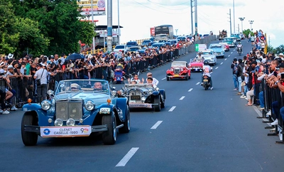 Cali rodó con su historia a través de 200 joyas en el Desfile de Autos Clásicos y Antiguos en la versión 68 de la Feria de Cali