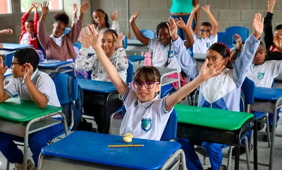 Cali abre el calendario escolar 2026 con aulas nuevas y la alegría de cientos de estudiantes