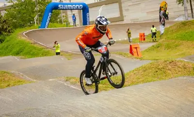 Deportistas de Cali ‘volaron’ en la primera válida nacional de BMX y buscan más triunfos en la segunda
