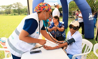 Habitantes de Cascajal, en zona rural de Cali, los primeros en estrenar la Unidad Móvil de Salud