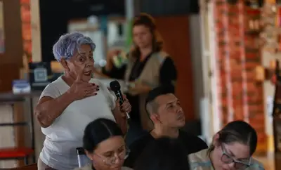 Con pasos firmes y diálogo abierto, la EDRU ejecuta la fase I del recorrido patrimonial de la salsa en el barrio Obrero