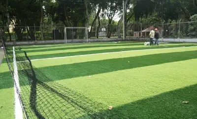 Con el empréstito, alcaldía de Alejandro Eder finaliza obras en otras cuatro canchas sintéticas comunitarias