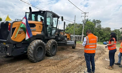 La nueva maquinaria es patrimonio público y fortalecerá la recuperación vial de Cali