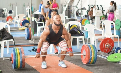 Jeison López, medallista olímpico de pesas, otro ‘Ídolo’ que compartirá sus experiencias deportivas con los caleños
