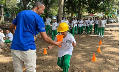 Programa ‘Deporte al Barrio’ llevó recreación a más de 400 niños en la Institución Educativa de Navarro