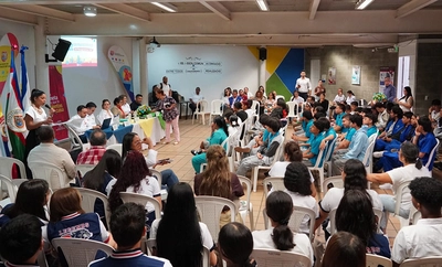 Colegios de Cali se convierten en escenario de decisiones educativas: Secretaría de Educación escuchó a estudiantes y rectores en la Comuna 19