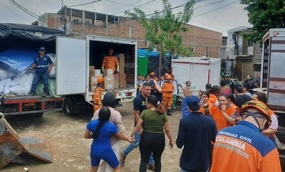 Afectados por incendio en Los Lagos reciben ayudas humanitarias inmediatas de la Alcaldía de Cali