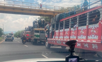 Aplican sanciones a ‘chivas’ que ingresaron a Cali, por incumplimiento de normas de tránsito