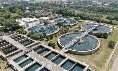 Alta carga contaminante en el río Cauca afectó temporalmente el servicio de acueducto en Cali: ya se normalizó en gran parte de la ciudad