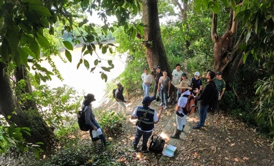 El jarillón del río Cauca se convirtió en un aula abierta para estudiantes de Planeación Territorial de la Universidad de San Buenaventura