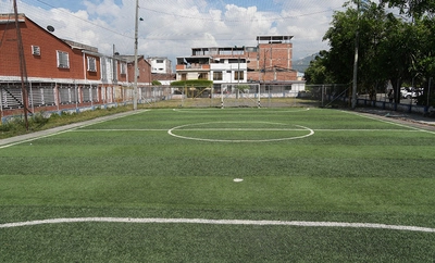 Espacios renovados, comunidad activa: así avanzan las canchas sintéticas en las comunas 7 y 9 de Cali