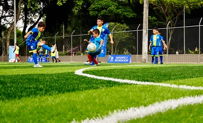 El Primero de Mayo estrena cancha: deporte y alegría se toman la Comuna 17