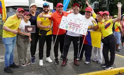 La pasoancho con 32 se llenó de alegría para apoyar a los corredores de la Maratón 2026