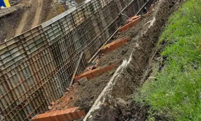 Alcaldía inspecciona e inicia investigación por colapso de muro en obra en la comuna 16