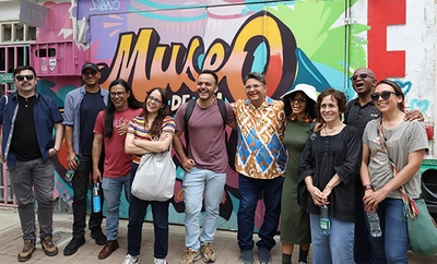 El barrio Obrero fue un tapete de musas: participantes del poetas del Festival Internacional se abrazaron con la historia y la tradición de Cali