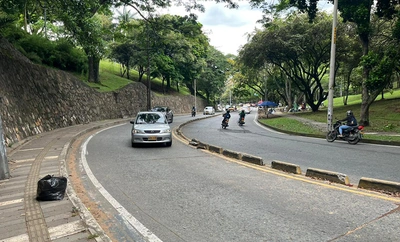 Se refuerza la seguridad vial con reposición de segregadores en puntos críticos de Cali