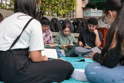 Colectivos poéticos locales recibirán estímulos para fortalecer la creación y la circulación de la poesía en Cali