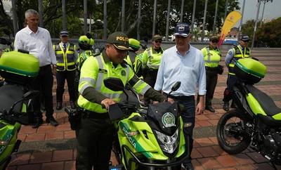 Más seguridad vial para Cali: Movilidad Distrital entrega motocicletas y radios a la Policía de Tránsito y Transporte