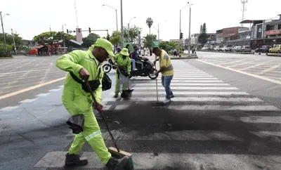 Organismos de la Alcaldía atienden daños y realizan labores de limpieza luego de vandalización de la infraestructura pública