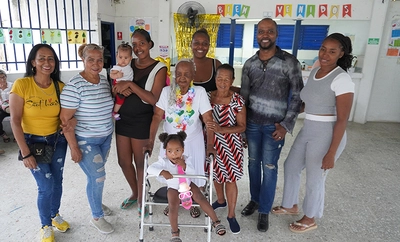 Celebró sus 101 años de vida con alegría y bienestar en los Centros Vida de la Alcaldía de Cali: conozca la historia de doña Ismenia
