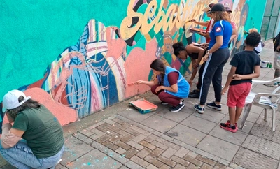Un mural que une a la comunidad y fortalece la convivencia en el barrio Sucre
