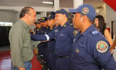 Cali recibió con orgullo a los nueve bomberos que hicieron parte del grupo de rescatistas en La Guaira, Venezuela