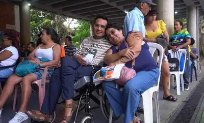 Cali reconoce la entrega y labor de quienes cuidan a las personas con discapacidad