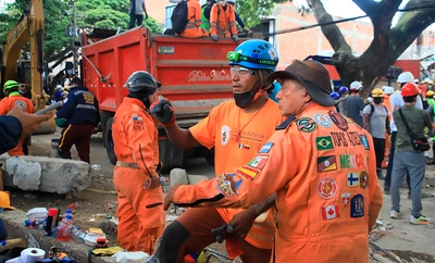 Mexican “Topos” are already in Cali working on the search for earthquake survivors