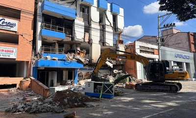 La Alcaldía de Cali avanza en la demolición de edificaciones afectadas por el terremoto en el barrio Los Cámbulos