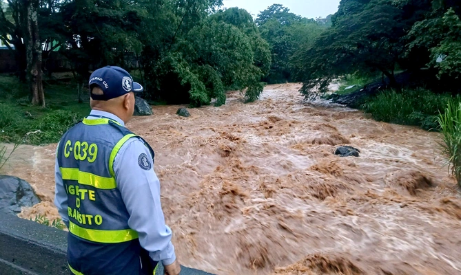 Alcaldía de Cali responde con acciones inmediatas ante fuertes lluvias en la ciudad