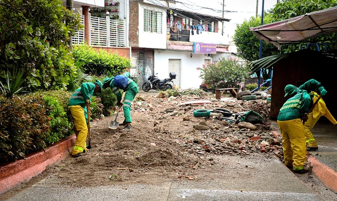 ¡Prevenir inundaciones es responsabilidad de todos! Alcaldía de Cali reitera llamado a no arrojar basura en las calles
