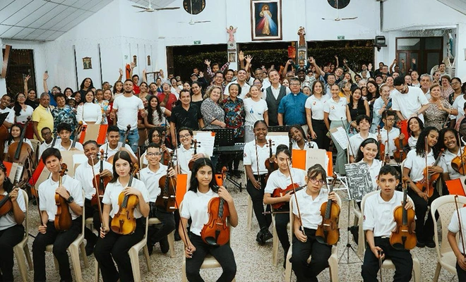 Jóvenes de la Orquesta Sinfónica de Siloé y la Escuela de Música Desepaz dieron apertura al Primer Festival de Música Clásica en Cali