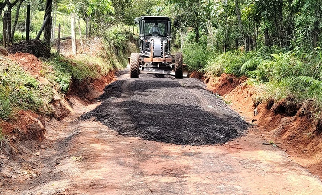 A buen ritmo avanza el mejoramiento de vías rurales en el corregimiento La Buitrera de Cali