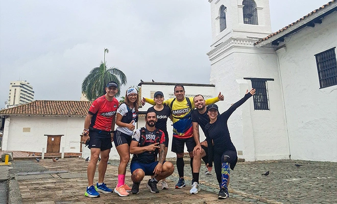 Deportistas entrenan en joyas turísticas de Cali, como preparativo a la maratón